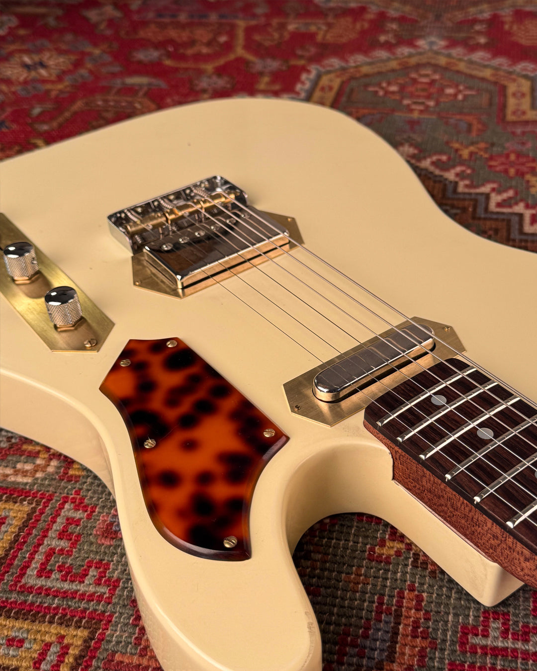 VINTAGE CREAM